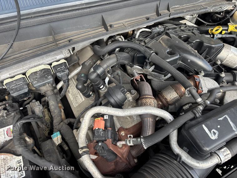 image for item DU2626 2015 Ford F550 Super Duty utility / service truck