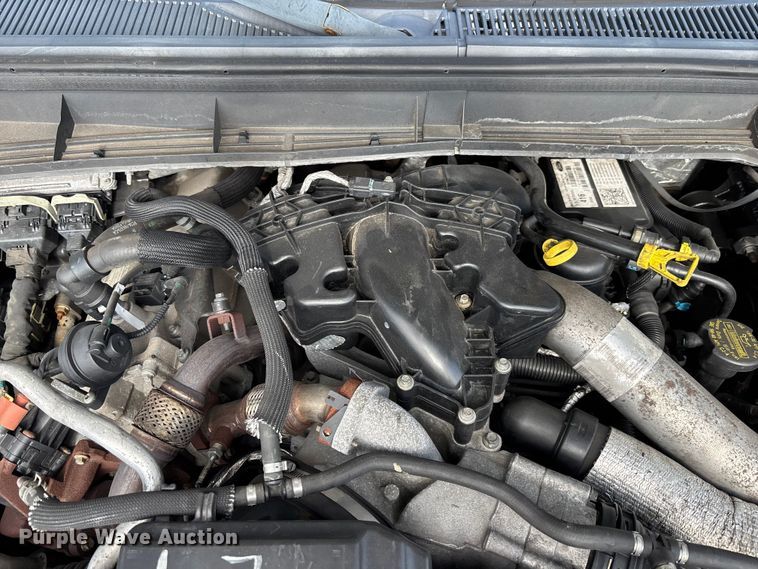 image for item DU2626 2015 Ford F550 Super Duty utility / service truck