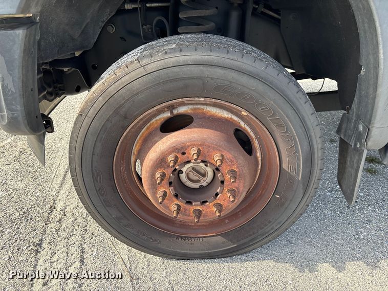 image for item DU2626 2015 Ford F550 Super Duty utility / service truck