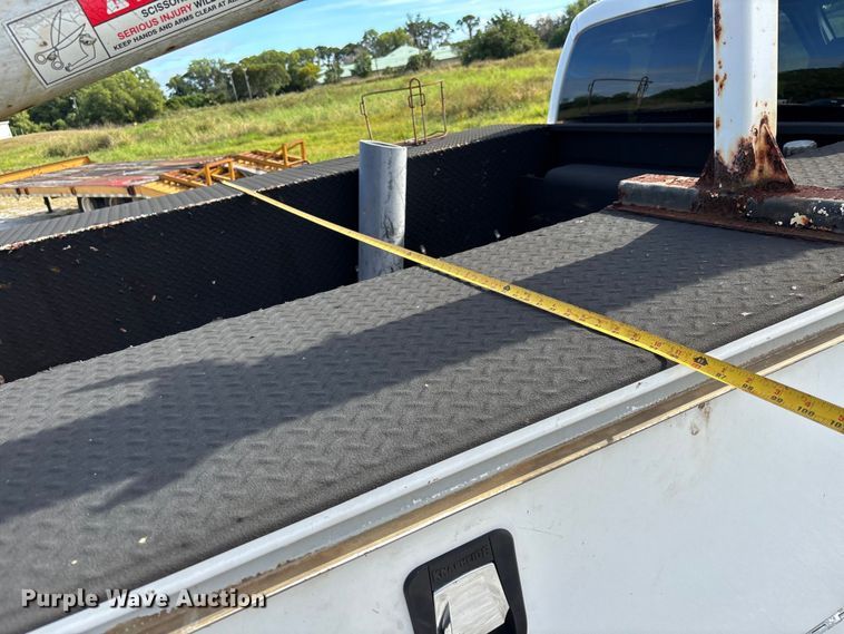 image for item DU2626 2015 Ford F550 Super Duty utility / service truck