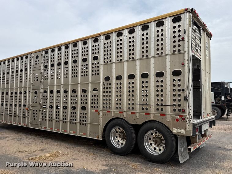 image for item DZ5371 2007 Merritt livestock trailer