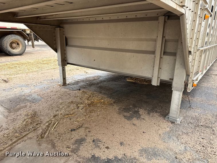 image for item DZ5371 2007 Merritt livestock trailer