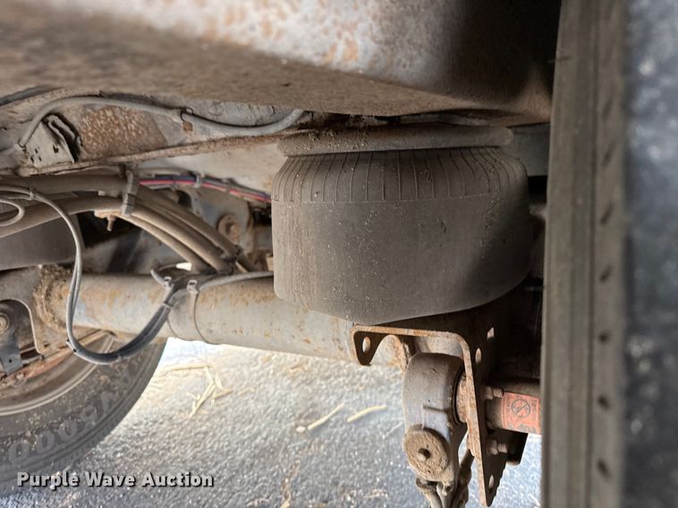 image for item DZ5371 2007 Merritt livestock trailer