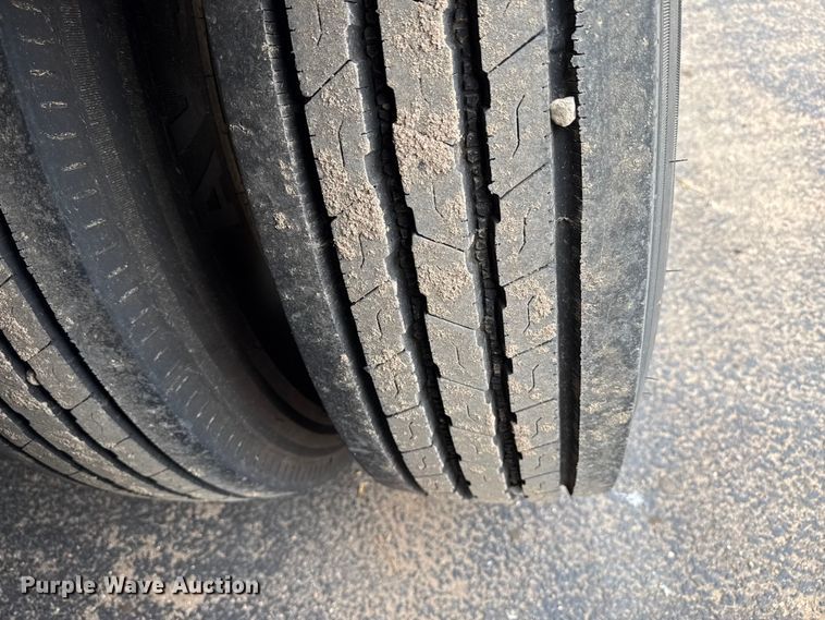 image for item DZ5371 2007 Merritt livestock trailer