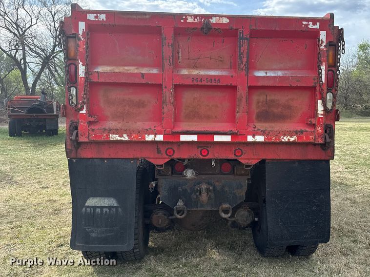 image for item DZ5435 1997 International 4900 dump truck