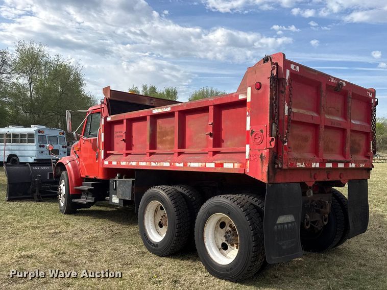 image for item DZ5435 1997 International 4900 dump truck