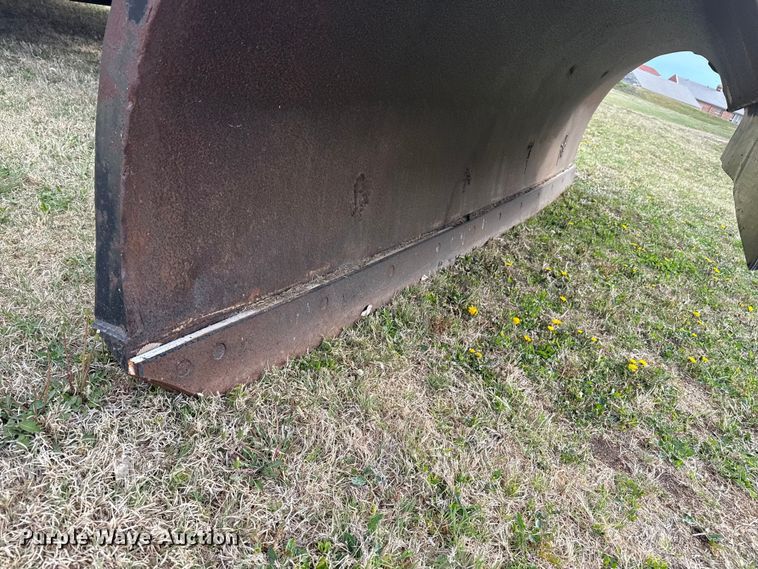 image for item DZ5435 1997 International 4900 dump truck