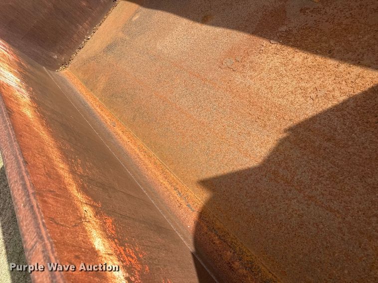 image for item DZ5435 1997 International 4900 dump truck