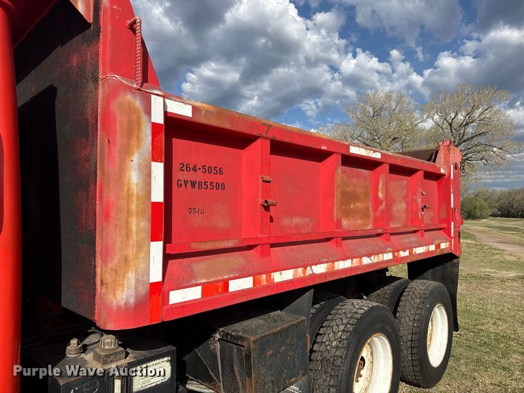 image for item DZ5435 1997 International 4900 dump truck