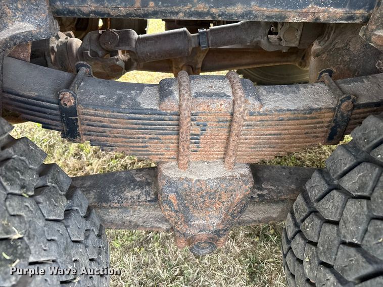 image for item DZ5435 1997 International 4900 dump truck
