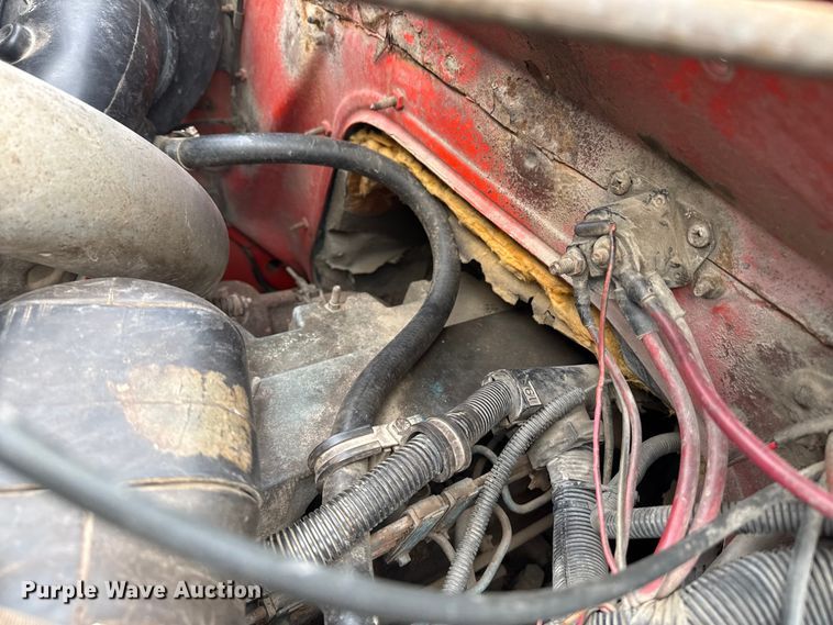 image for item DZ5435 1997 International 4900 dump truck