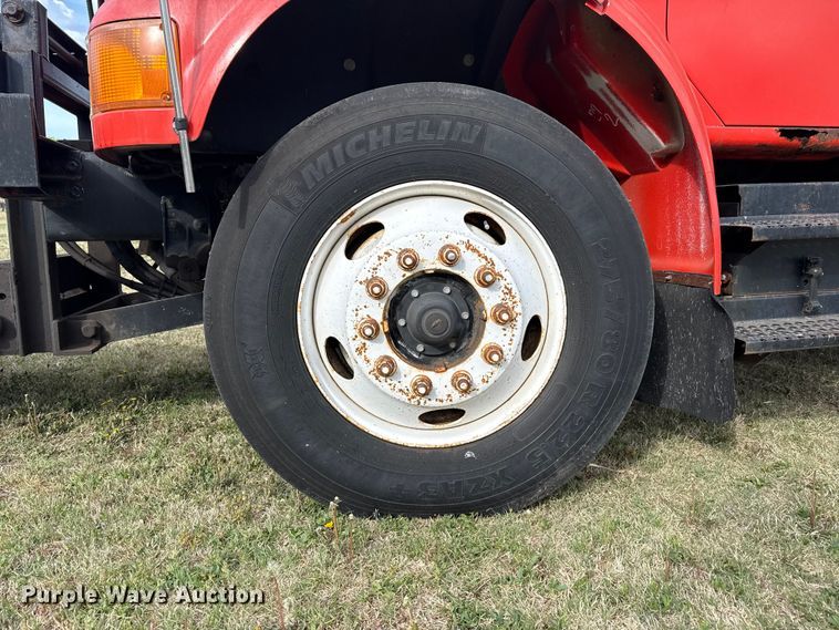 image for item DZ5435 1997 International 4900 dump truck