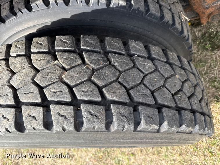 image for item DZ5435 1997 International 4900 dump truck
