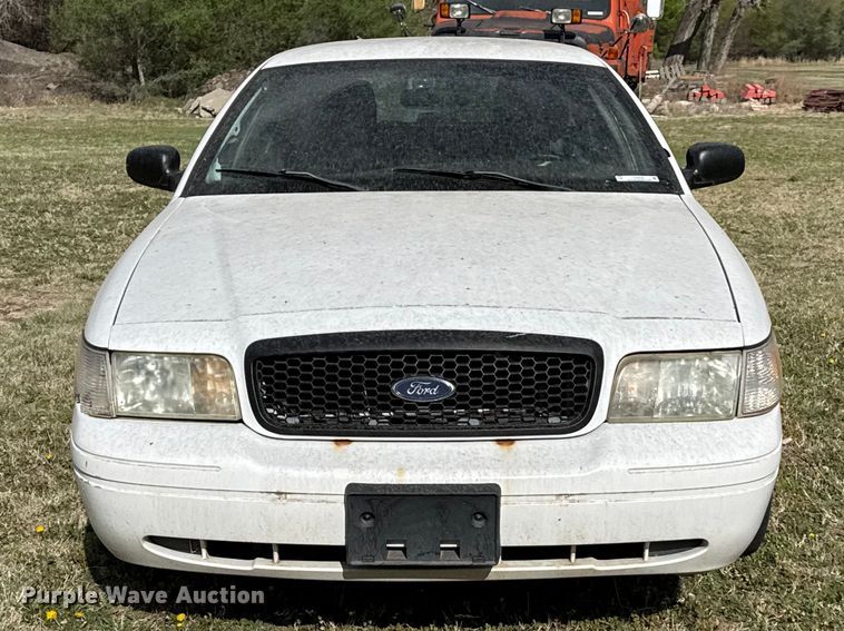 image for item DZ5438 2011 Ford Crown Victoria Police Interceptor 