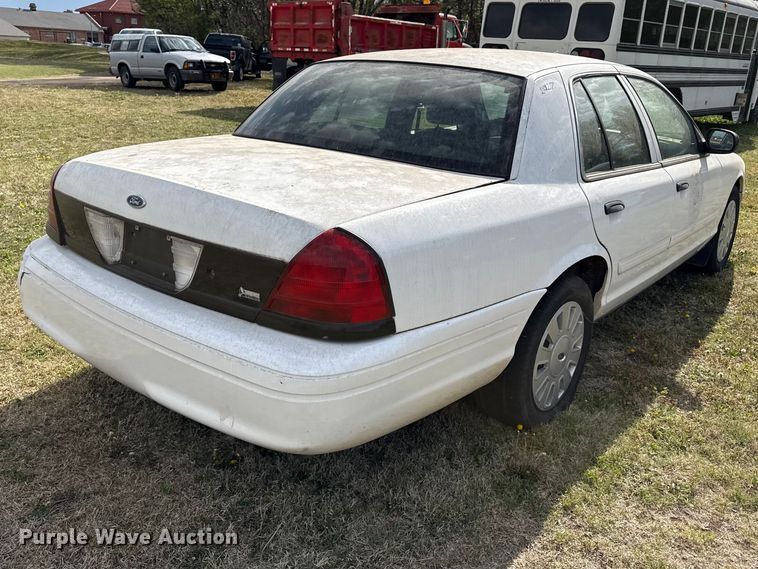 image for item DZ5438 2011 Ford Crown Victoria Police Interceptor 