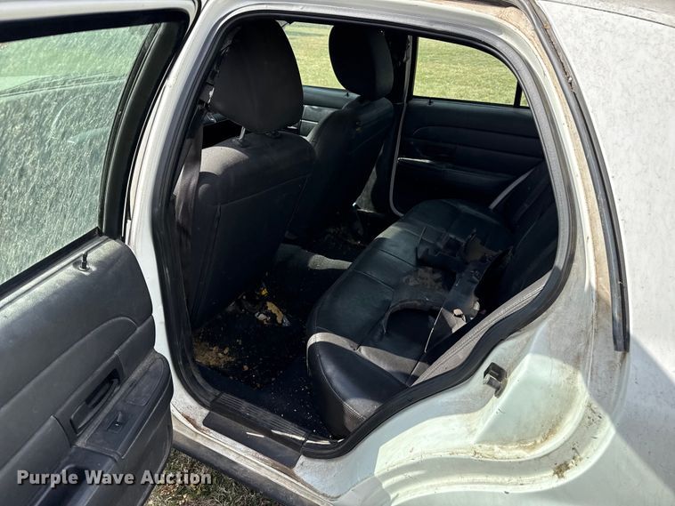 image for item DZ5438 2011 Ford Crown Victoria Police Interceptor 