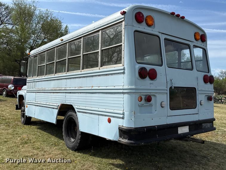 image for item DZ5440 1976 Ford school bus