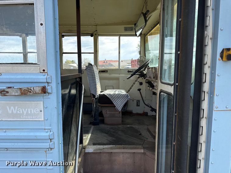 image for item DZ5440 1976 Ford school bus