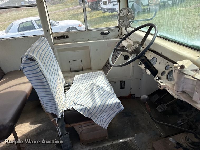 image for item DZ5440 1976 Ford school bus