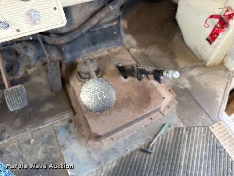 image for item DZ5440 1976 Ford school bus