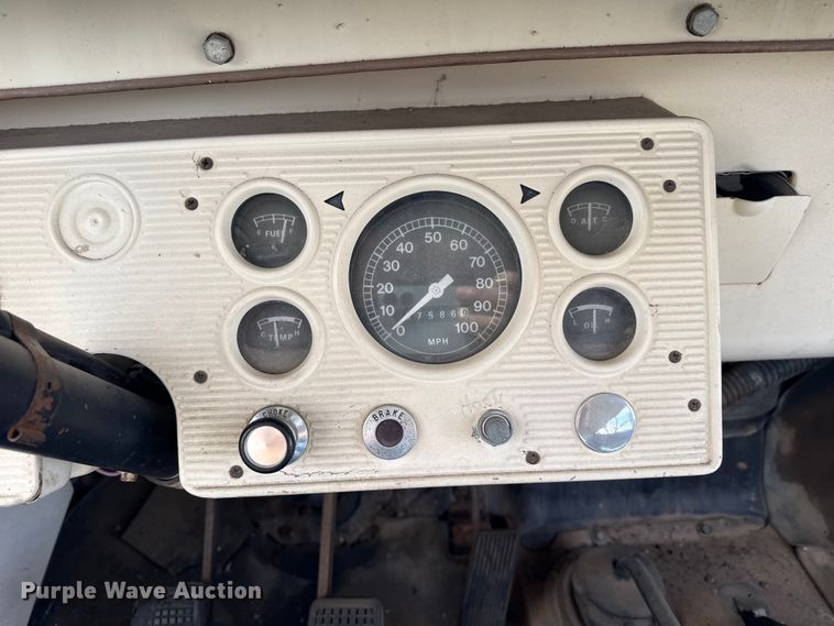 image for item DZ5440 1976 Ford school bus