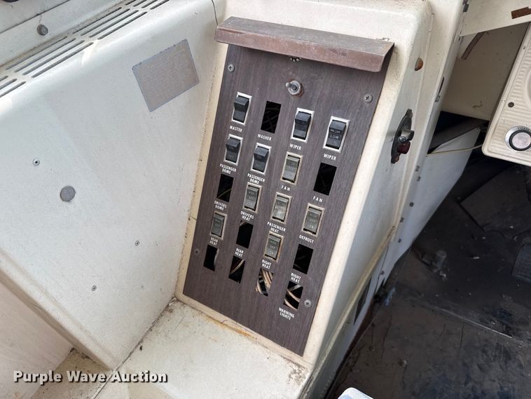 image for item DZ5440 1976 Ford school bus