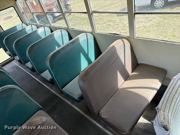 image for item DZ5440 1976 Ford school bus