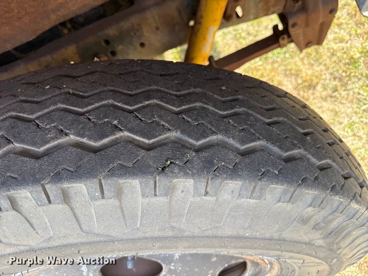 image for item DZ5440 1976 Ford school bus