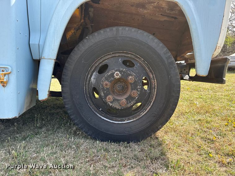 image for item DZ5440 1976 Ford school bus