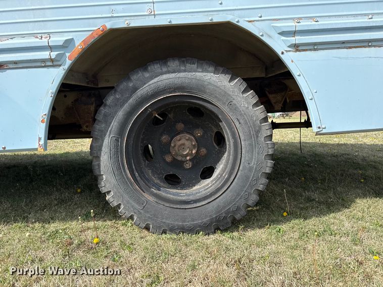 image for item DZ5440 1976 Ford school bus