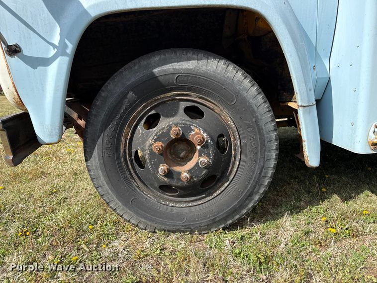 image for item DZ5440 1976 Ford school bus