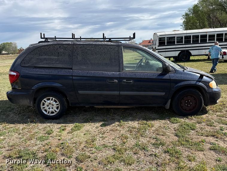 image for item DZ5441 2005 Dodge Grand Caravan SE van