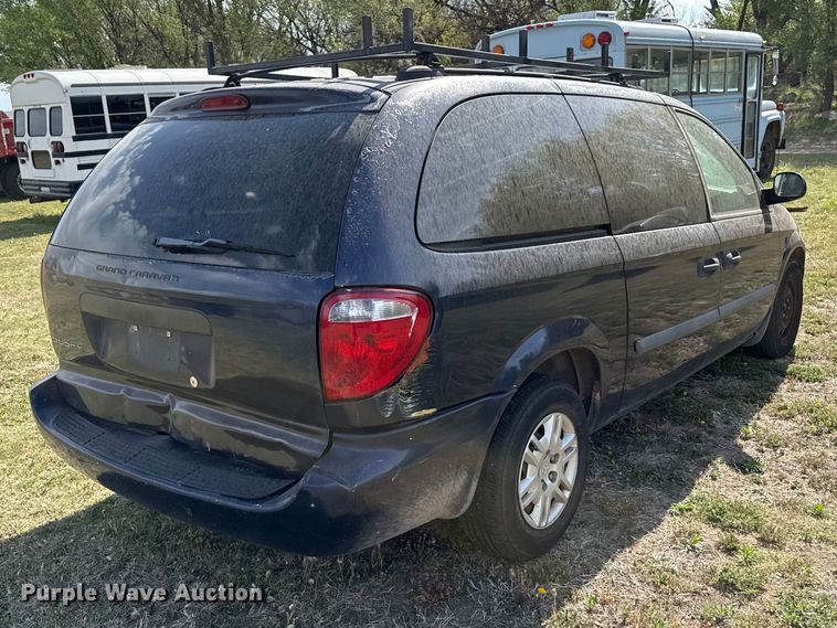 image for item DZ5441 2005 Dodge Grand Caravan SE van