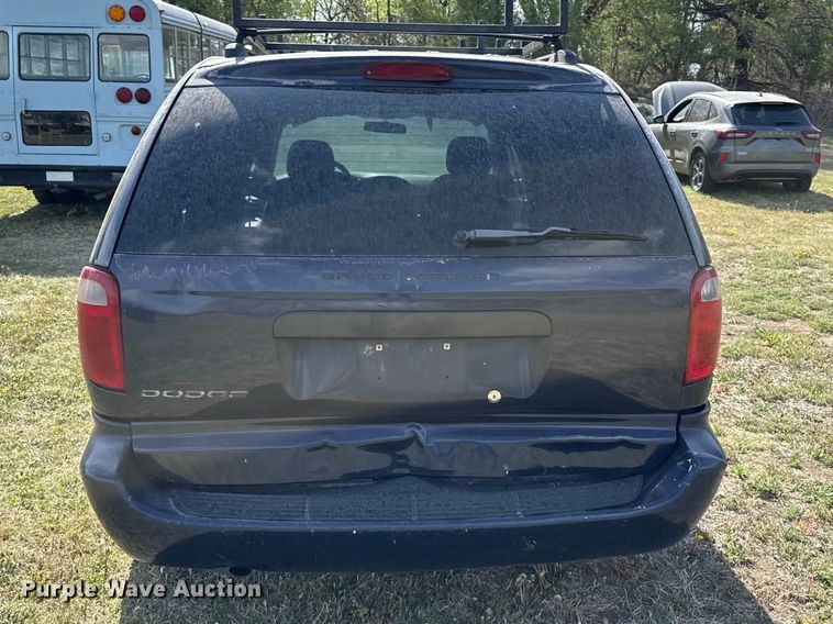 image for item DZ5441 2005 Dodge Grand Caravan SE van