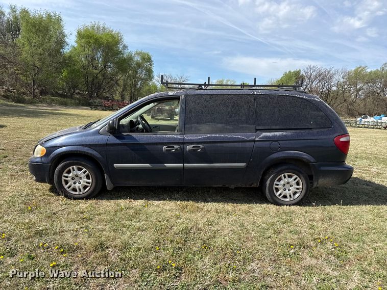image for item DZ5441 2005 Dodge Grand Caravan SE van