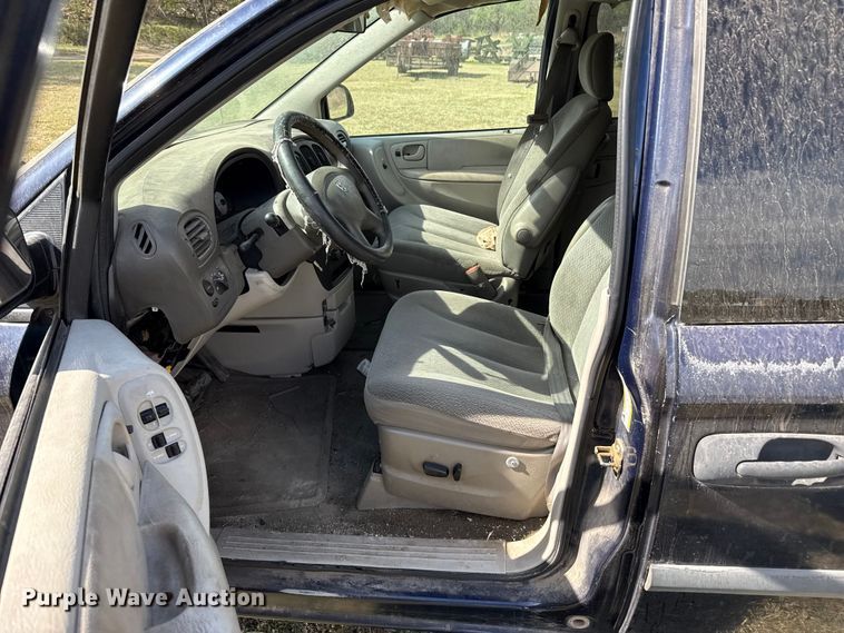 image for item DZ5441 2005 Dodge Grand Caravan SE van