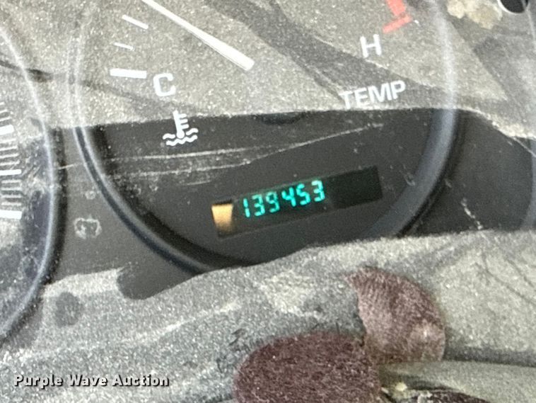 image for item DZ5442 2004 Chevrolet Venture van