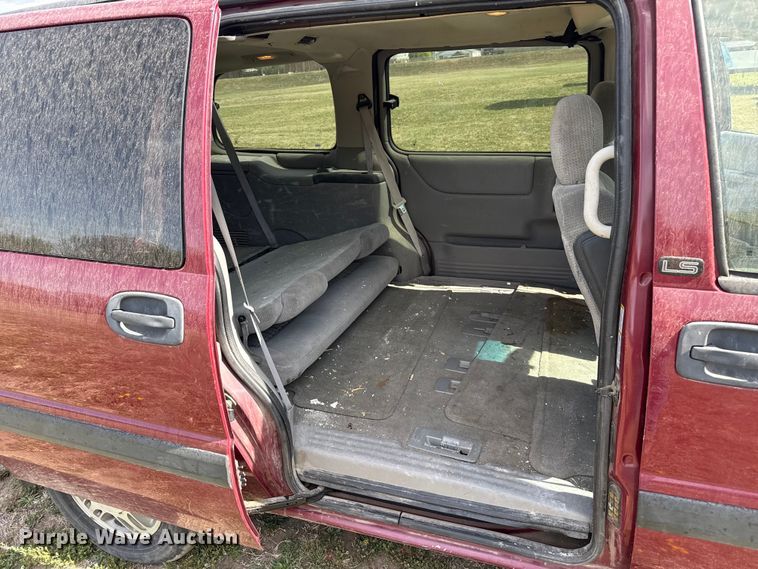 image for item DZ5442 2004 Chevrolet Venture van