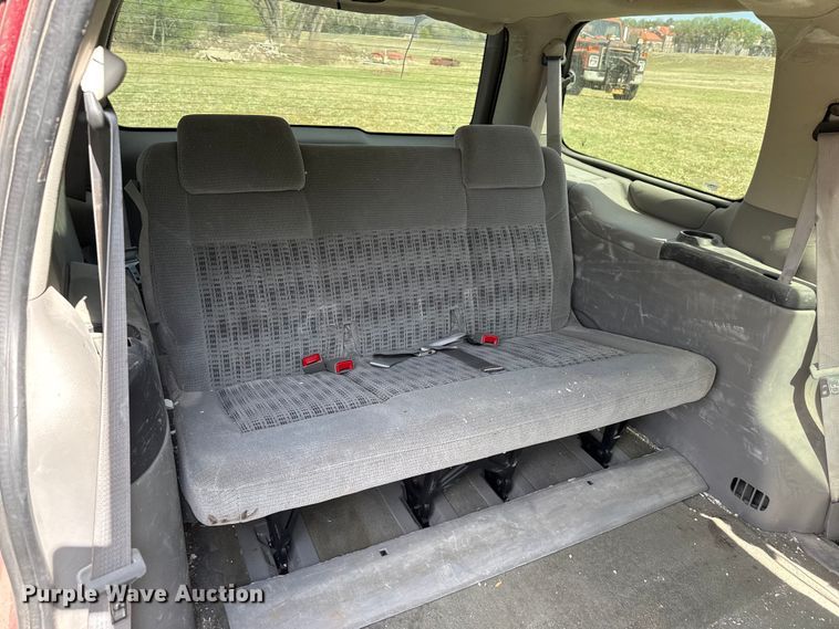 image for item DZ5442 2004 Chevrolet Venture van