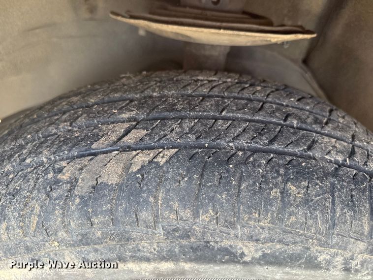 image for item DZ5442 2004 Chevrolet Venture van