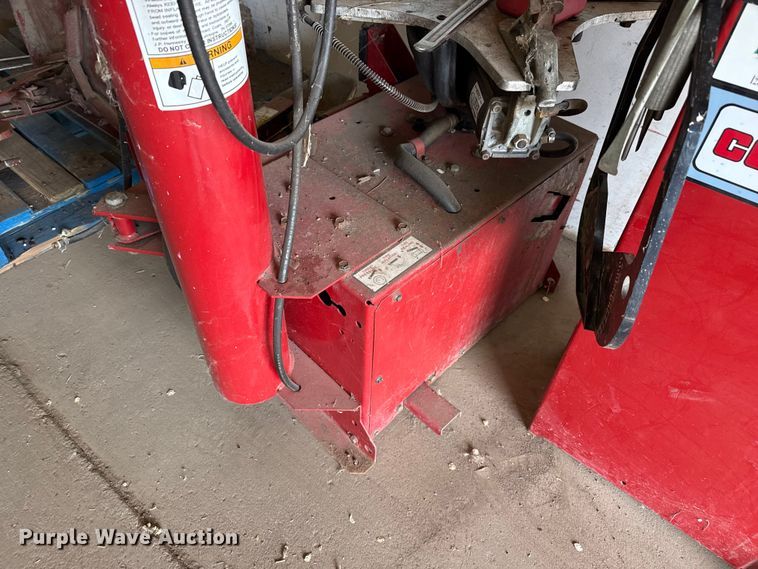 image for item DZ5444 Tire machines