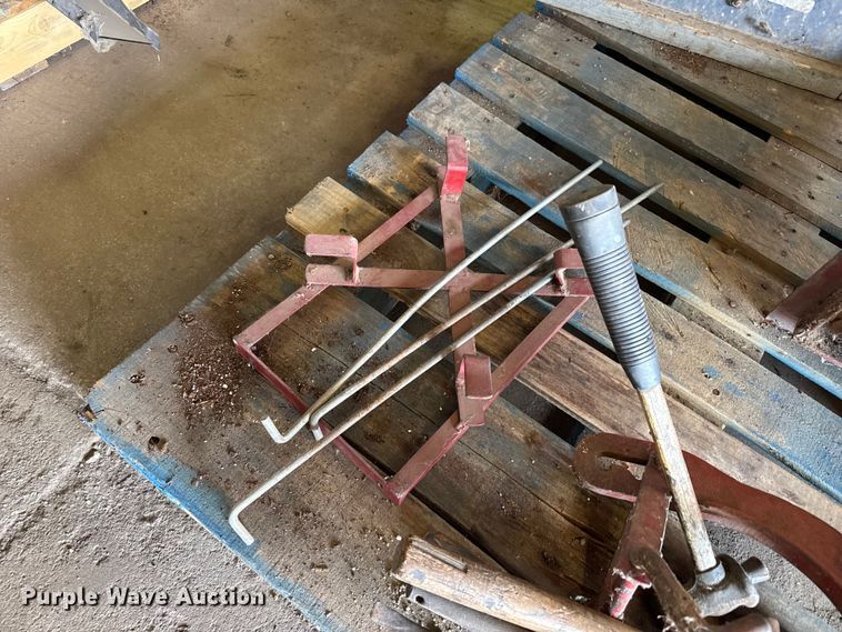 image for item DZ5444 Tire machines