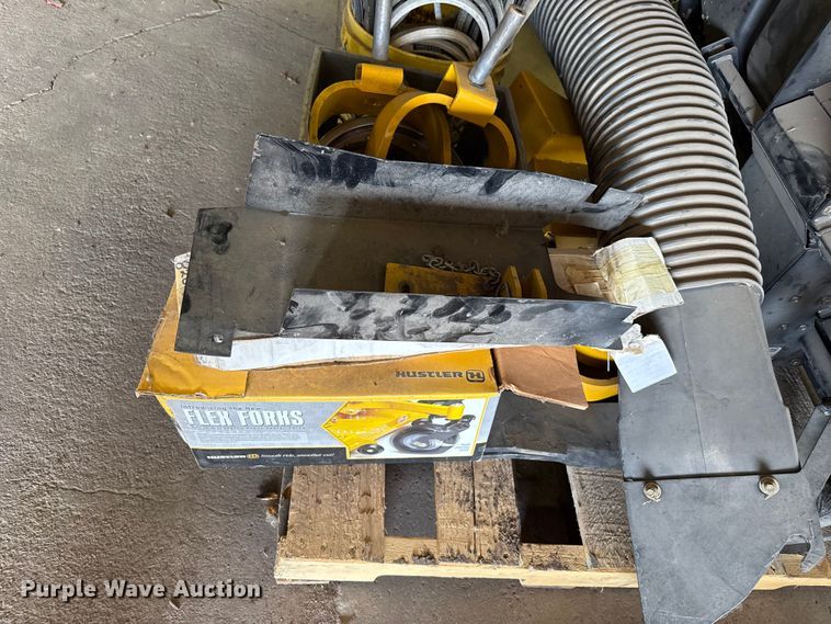 image for item DZ5445 Hustler Super Z ZTR lawn mower