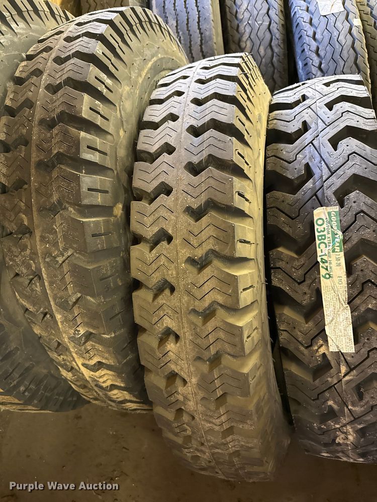 image for item DZ5446 (20) tires