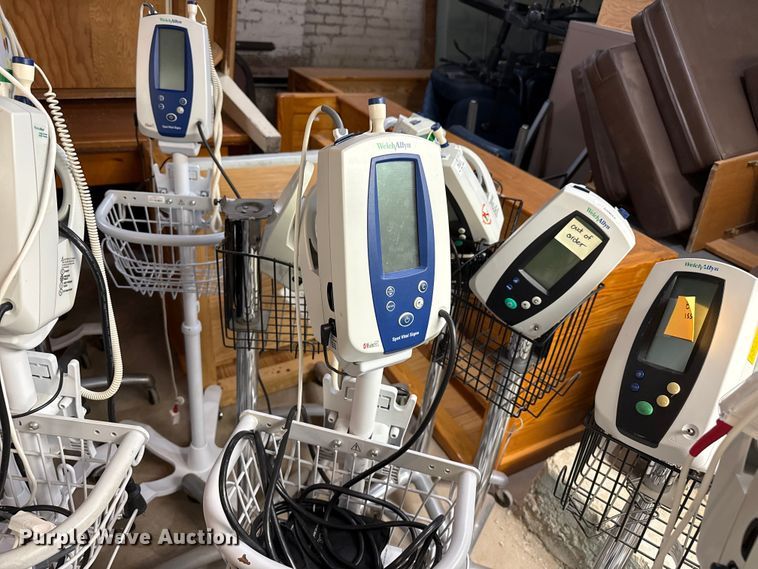 image for item DZ5458 (43) Welch Allyn spot vital machines