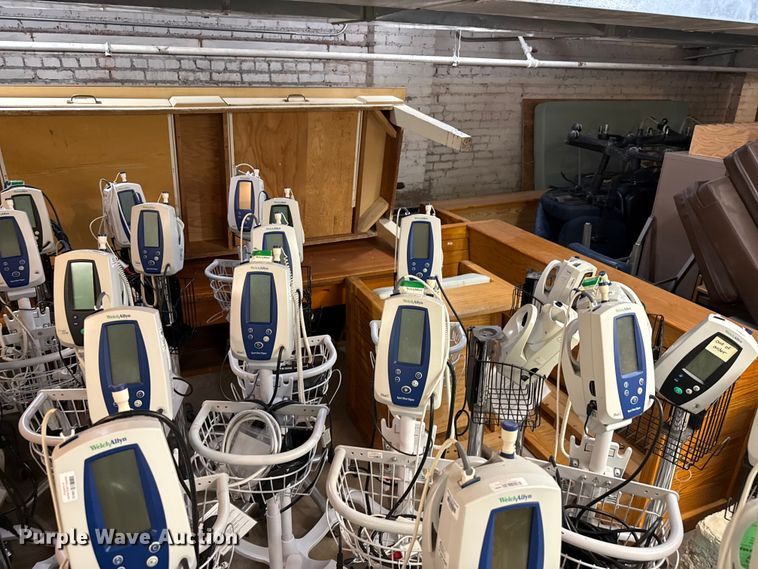 image for item DZ5458 (43) Welch Allyn spot vital machines