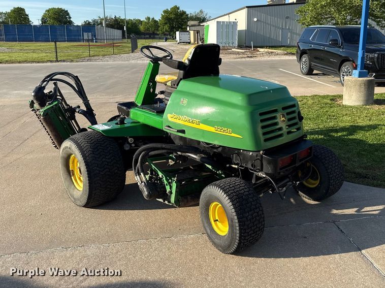 image for item EC4578 John Deere 3225B gang mower reel mower