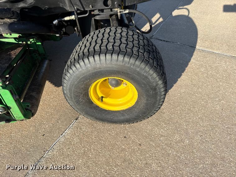 image for item EC4578 John Deere 3225B gang mower reel mower