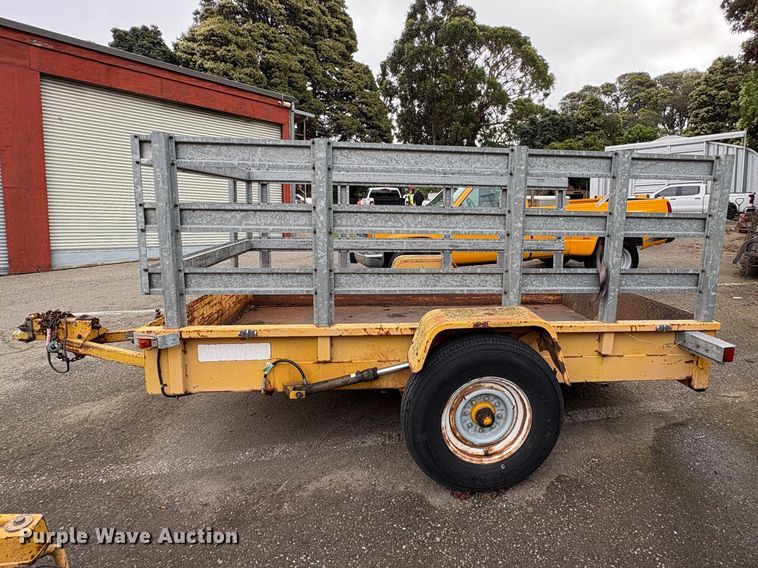 image for item EC8268 1991 Tiger line F3H7010 tilt deck utility trailer