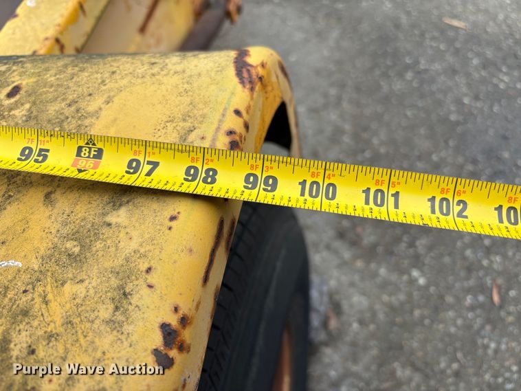 image for item EC8268 1991 Tiger line F3H7010 tilt deck utility trailer